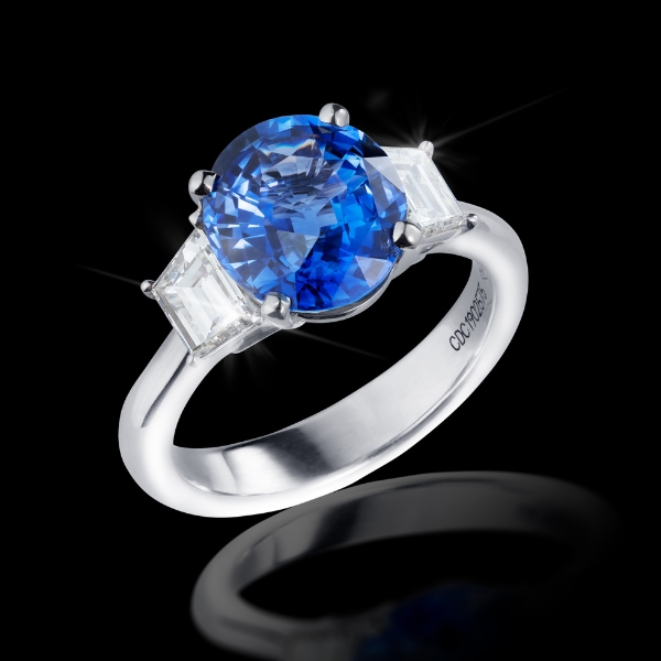 Zaffiro con diamanati taglio trapezio